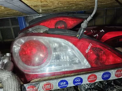 Hyundai genesis çıkma sol stop camı