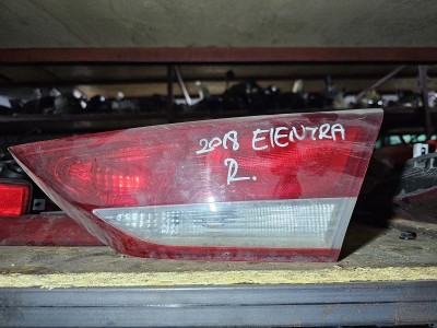 Hyundai Elantra sağ stop