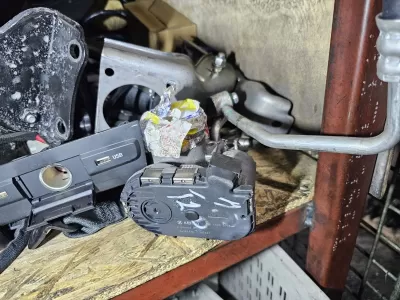 Hyundai i20 boğaz kelebeği
