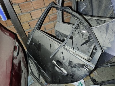 Hyundai sonata sol arka kapı
